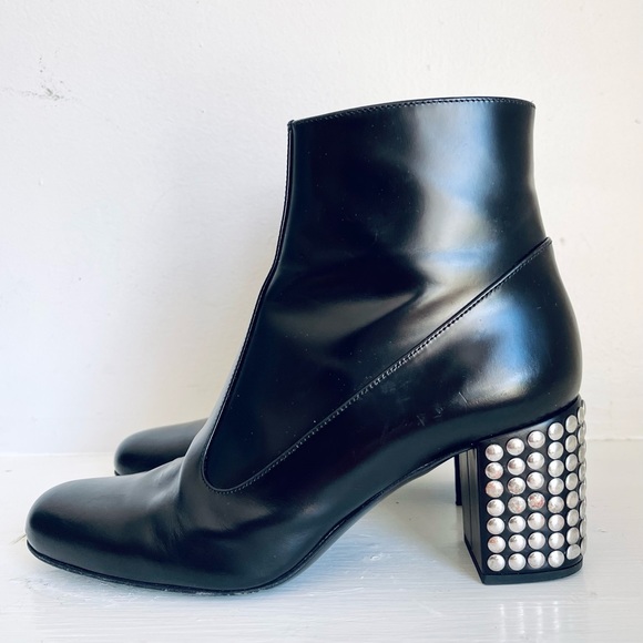 Saint Laurent Stud-Heel Leather Ankle Boot In Black Size 38 - Picture 2 of 16